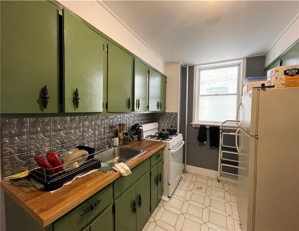 1424 71st Street Bensonhurst Brooklyn NY 11228
