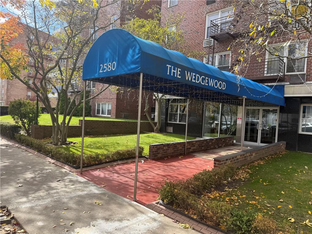 2580 Ocean Parkway Gravesend Brooklyn NY 11235