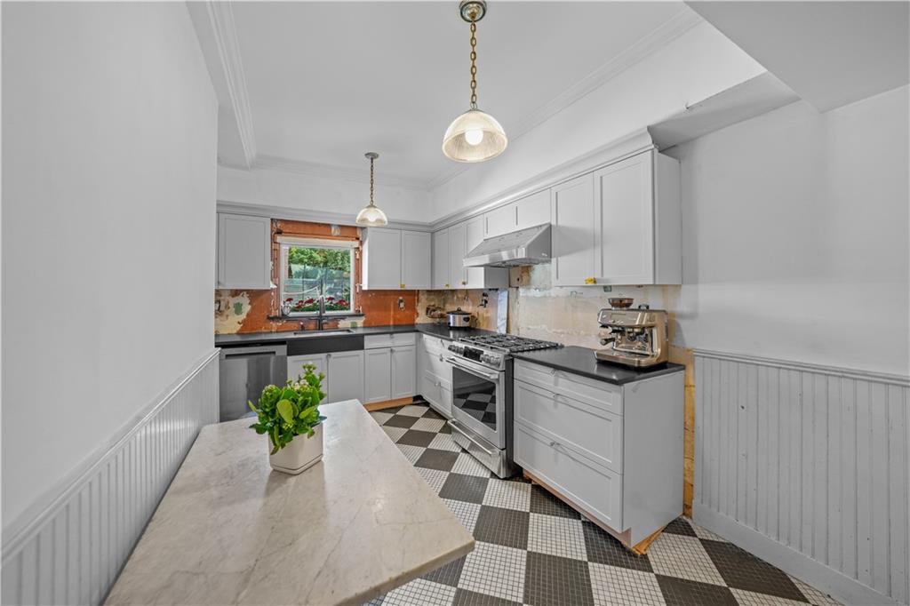 309 Avenue J Midwood Brooklyn NY 11230