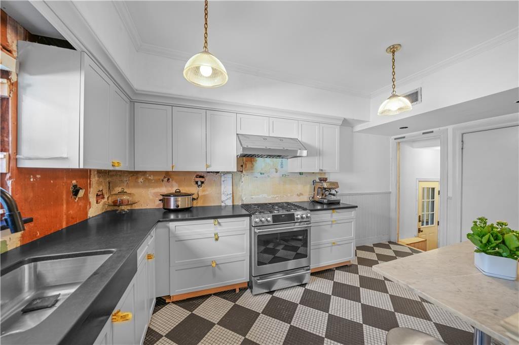 309 Avenue J Midwood Brooklyn NY 11230