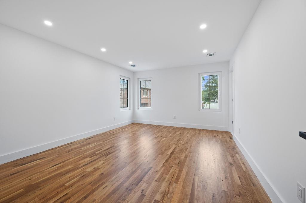 5635 Amboy Road Prince's Bay Staten Island NY 10309