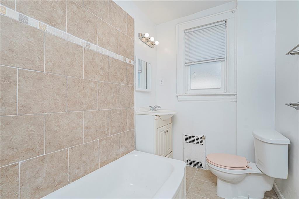 118-15 203rd Street Saint Albans St. Albans NY 11412