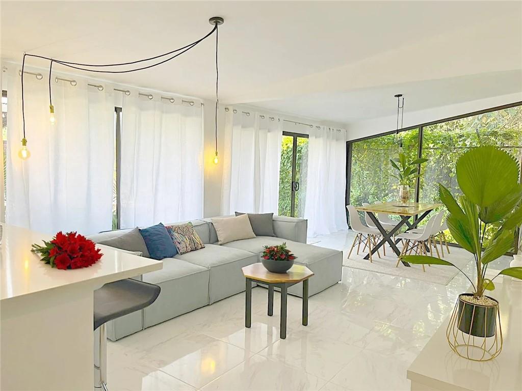 74 Los Abogados Street Out of NYC Other XX 00000