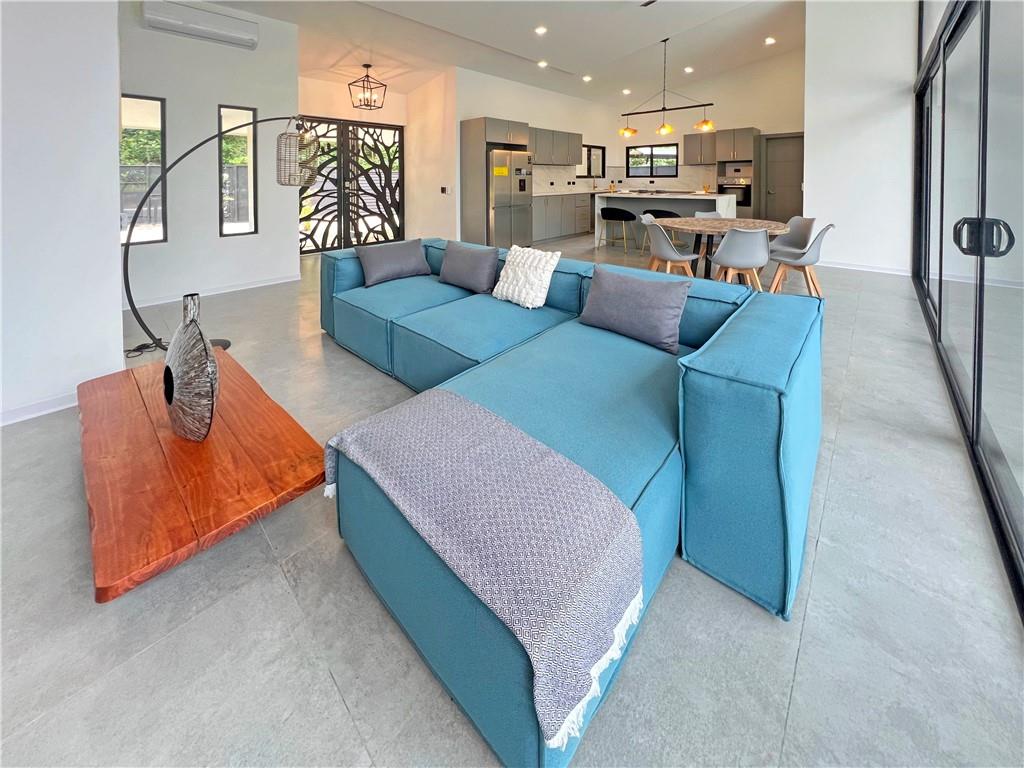 47 Jardines Del Morete Street Out of NYC Other XX 00000