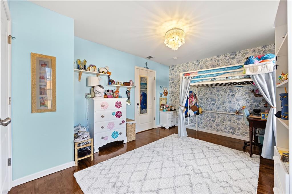 16 Burgundy Loop Park Hill Staten Island NY 10304