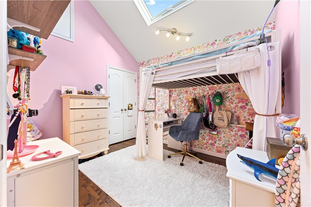 16 Burgundy Loop Park Hill Staten Island NY 10304