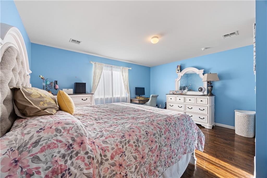 16 Burgundy Loop Park Hill Staten Island NY 10304