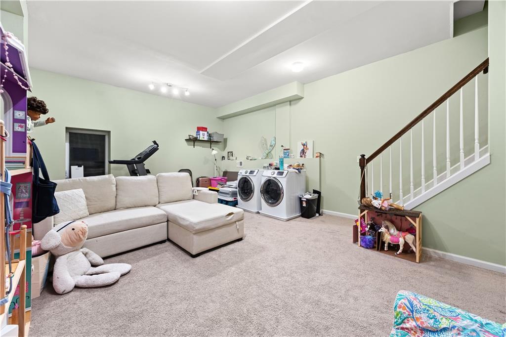 16 Burgundy Loop Park Hill Staten Island NY 10304