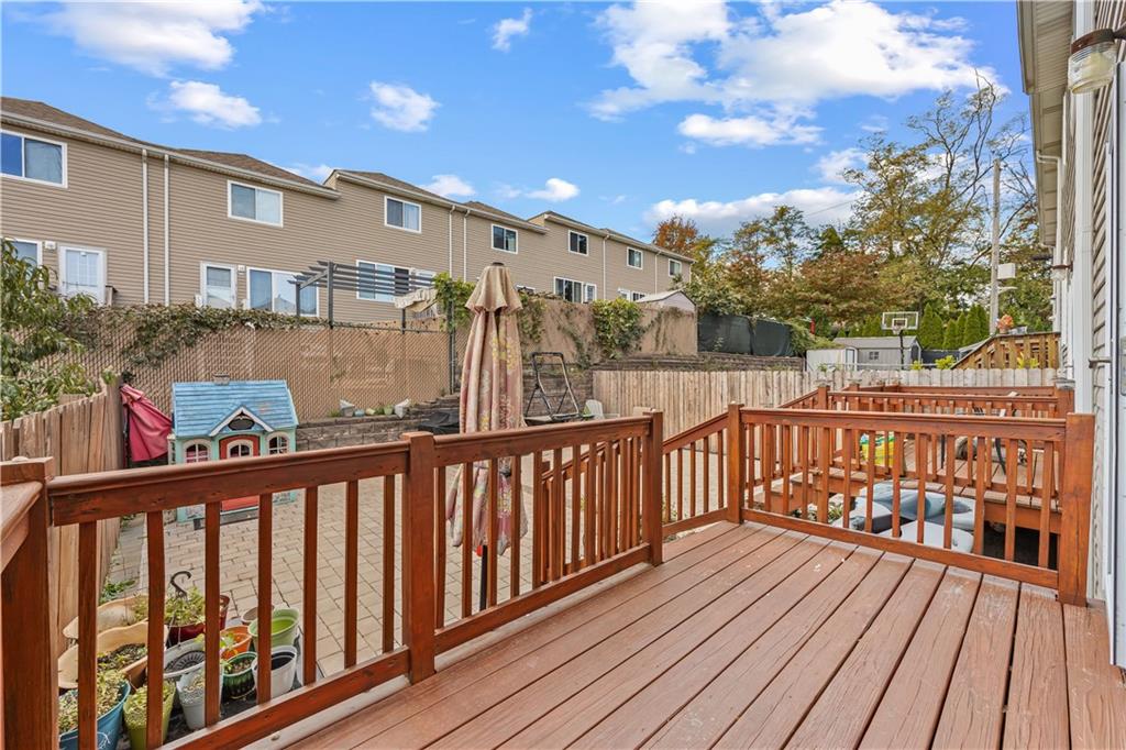 16 Burgundy Loop Park Hill Staten Island NY 10304