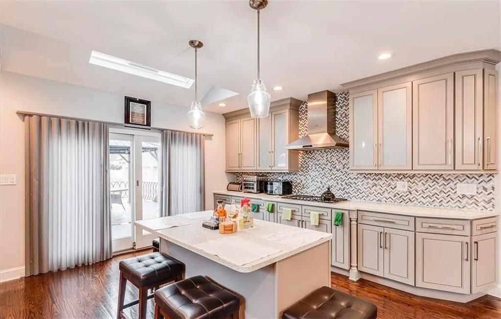 2632 Central Avenue Out of NYC Baldwin NY 11510