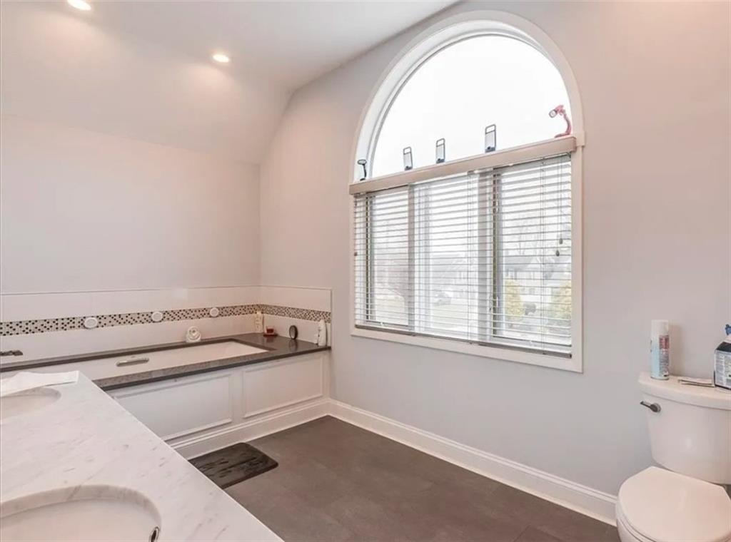 2632 Central Avenue Out of NYC Baldwin NY 11510