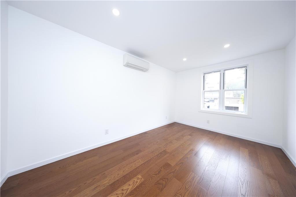 189 Saint Marys Avenue Rosebank Staten Island NY 10305