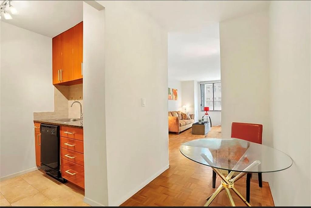 350 West 50th Street Midtown East New York NY 10019