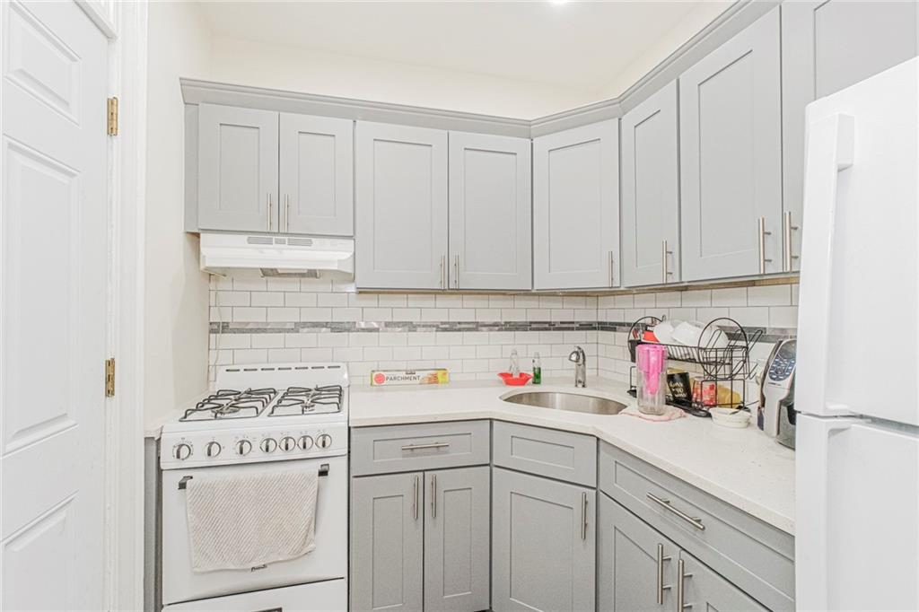 946 Bay Ridge Avenue Bensonhurst Brooklyn NY 11219