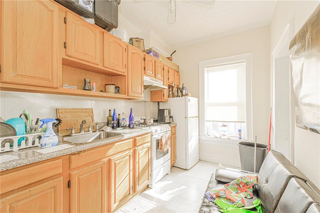 946 Bay Ridge Avenue Bensonhurst Brooklyn NY 11219