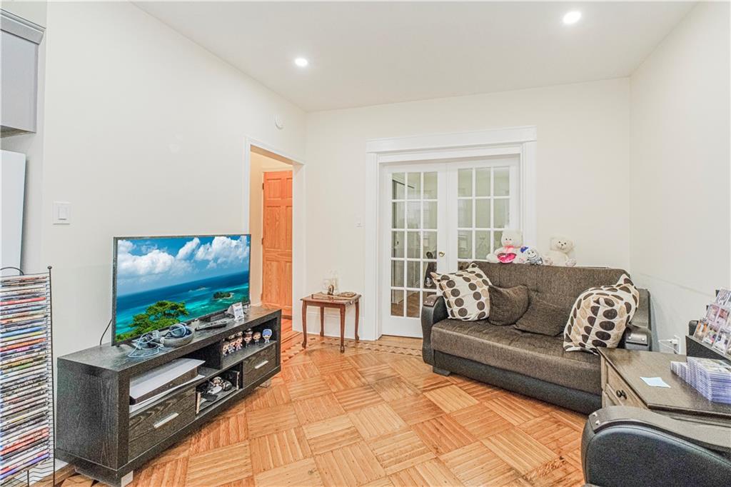 946 Bay Ridge Avenue Bensonhurst Brooklyn NY 11219