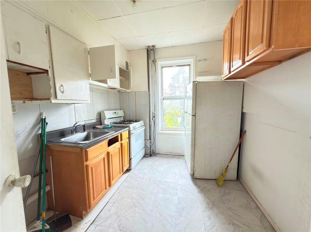 4916 7th Avenue Sunset Park Brooklyn NY 11220