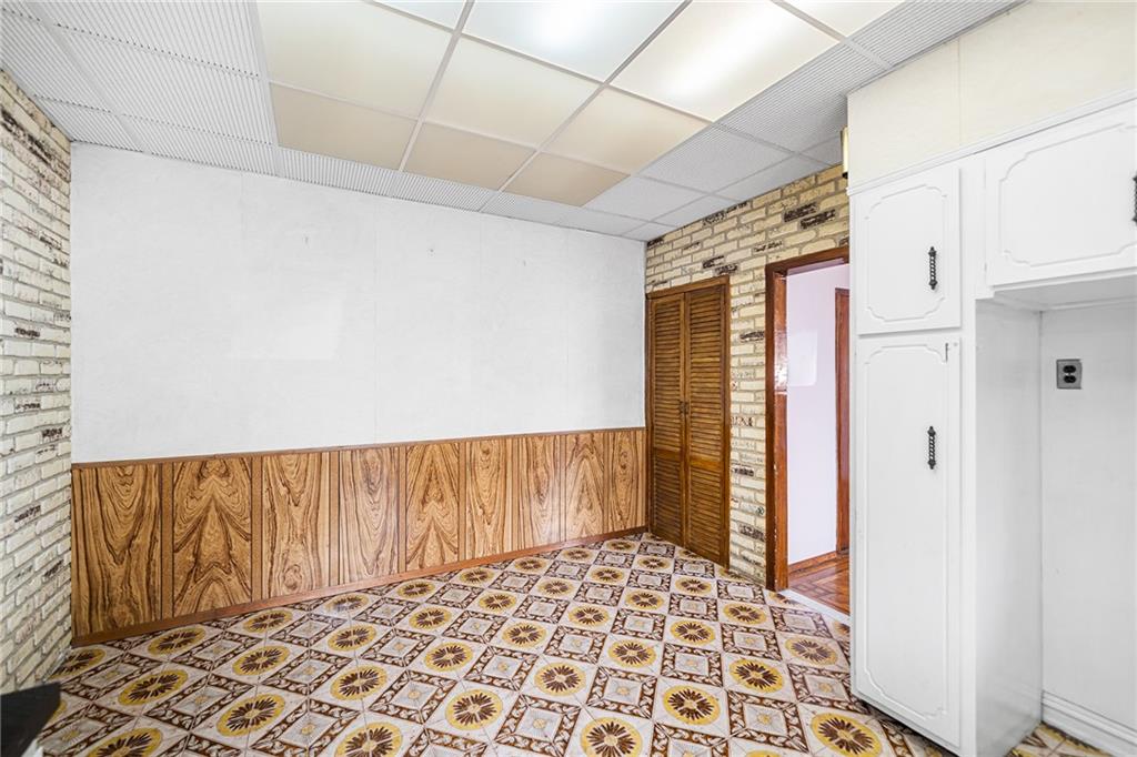 6613 10th Avenue Bensonhurst Brooklyn NY 11219