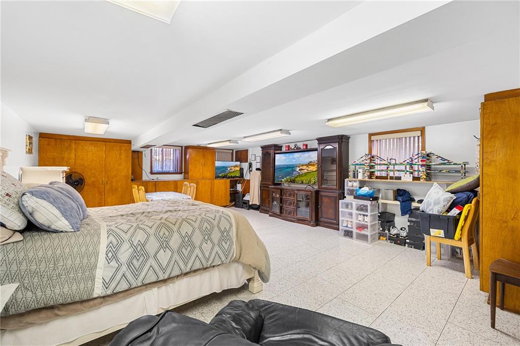 6613 10th Avenue Bensonhurst Brooklyn NY 11219