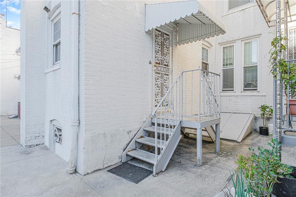 1042 70th Street Dyker Heights Brooklyn NY 11219