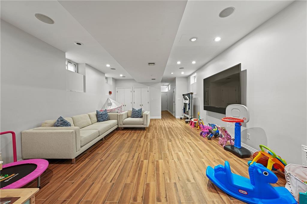 961 East 7th Street Midwood Brooklyn NY 11230