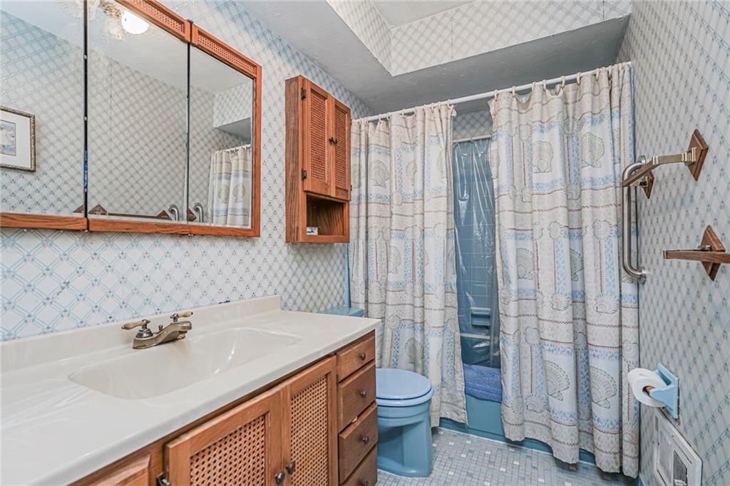 38 Bleeker Place Bulls Head Staten Island NY 10314