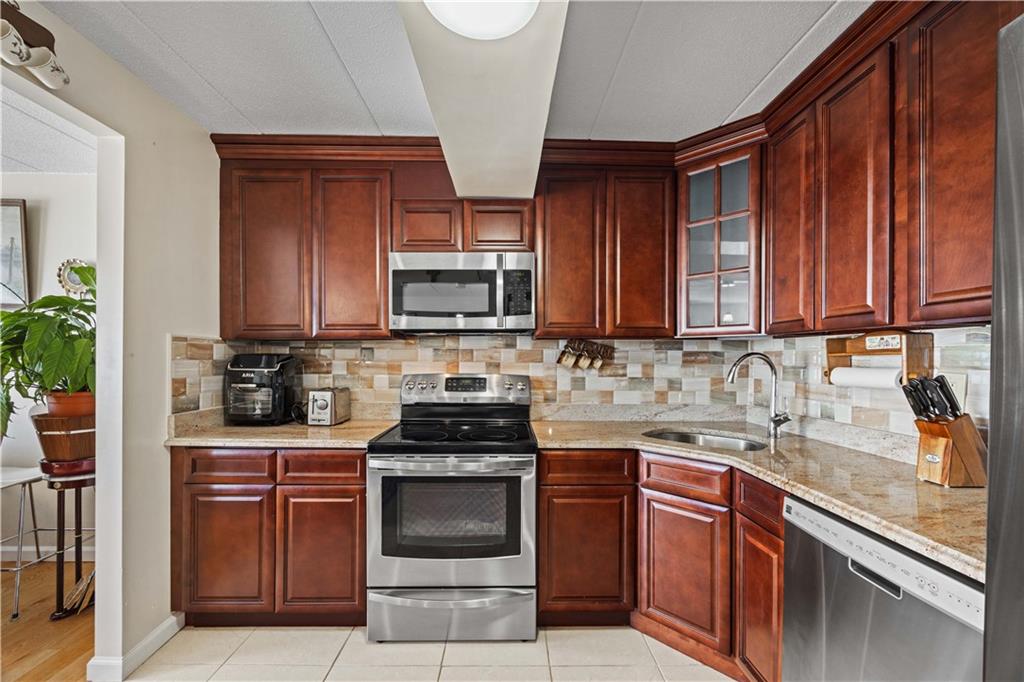 10815 Seaview Avenue Canarsie Brooklyn NY 11236