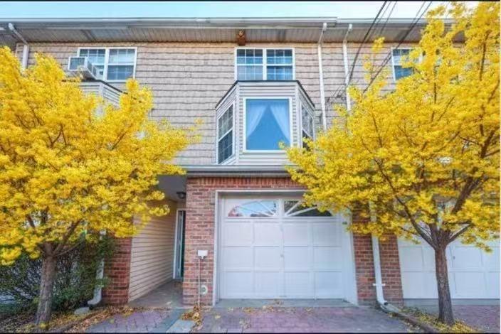 22 Francine Lane Westerleigh Staten Island NY 10314