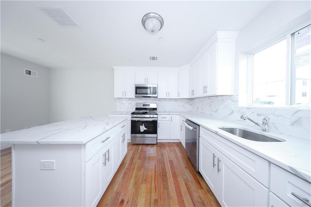 12 Simonson Avenue Mariner's Harbor Staten Island NY 10303