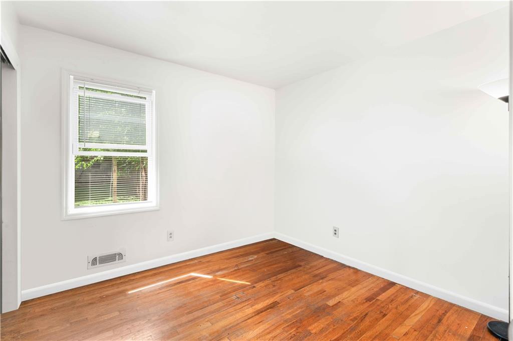 428 Virginia Avenue Rosebank Staten Island NY 10305