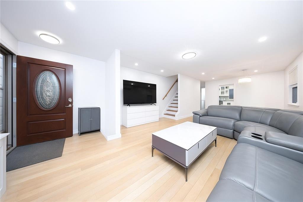 72 Zoe Street Staten Island NY 10305