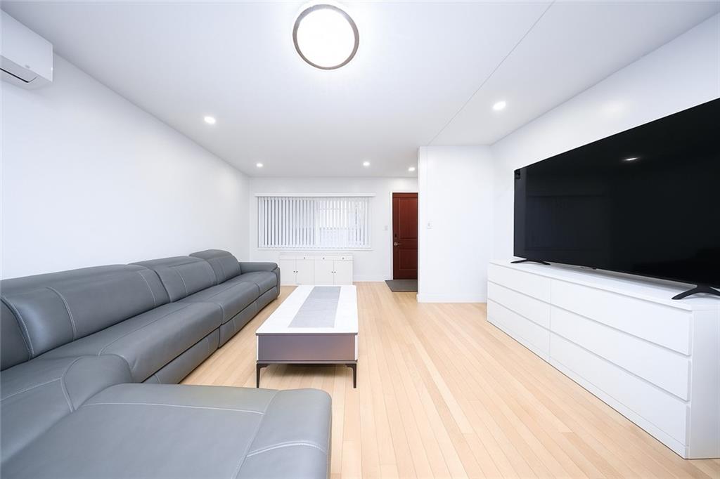 72 Zoe Street Staten Island NY 10305