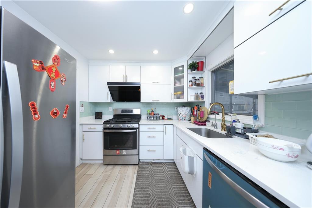 72 Zoe Street Staten Island NY 10305