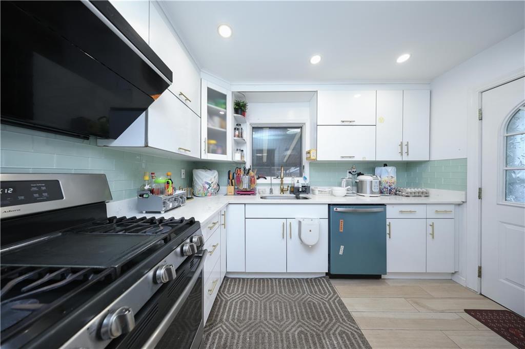 72 Zoe Street Staten Island NY 10305