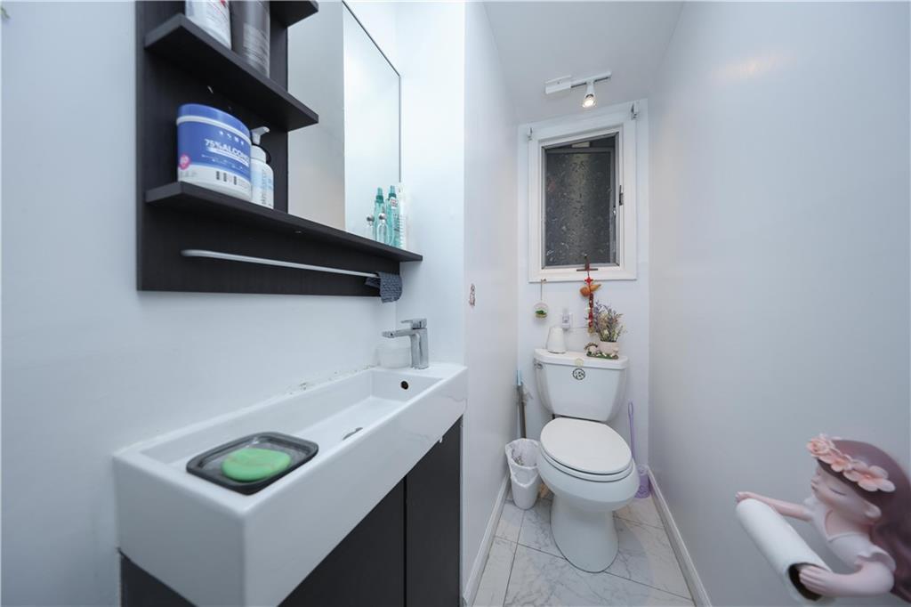 72 Zoe Street Staten Island NY 10305