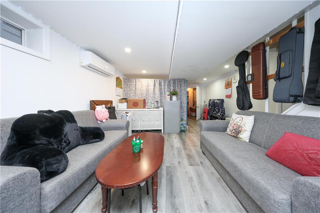 72 Zoe Street Staten Island NY 10305