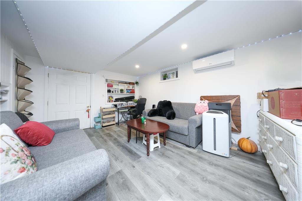 72 Zoe Street Staten Island NY 10305