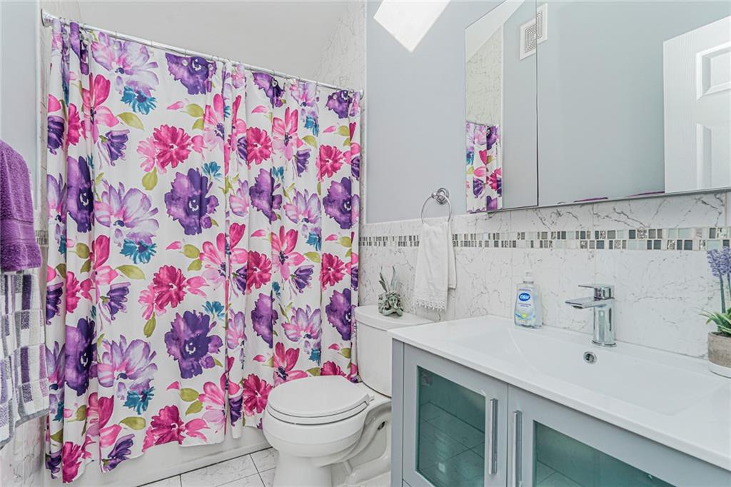 516 Medina Street Oakwood Staten Island NY 10306