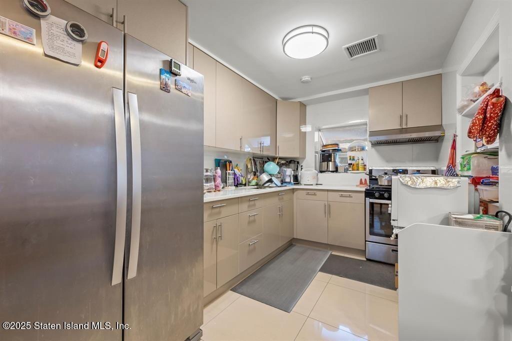 669 West Fingerboard Road Concord State Island NY 10305