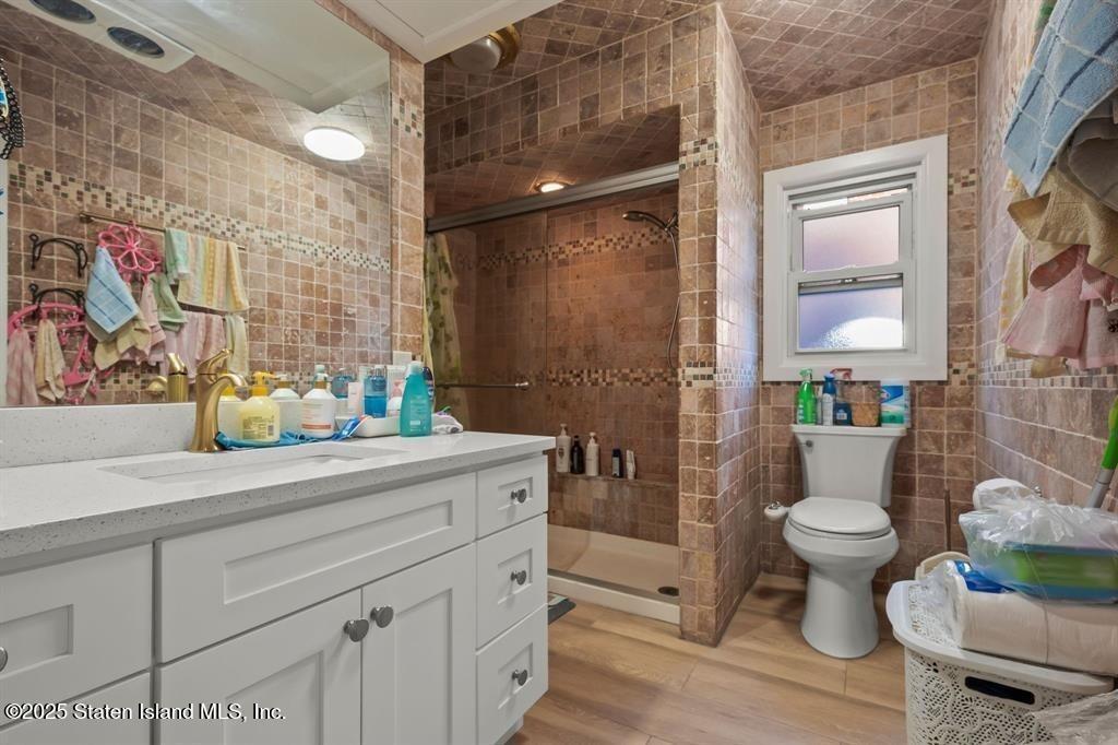 669 West Fingerboard Road Concord State Island NY 10305