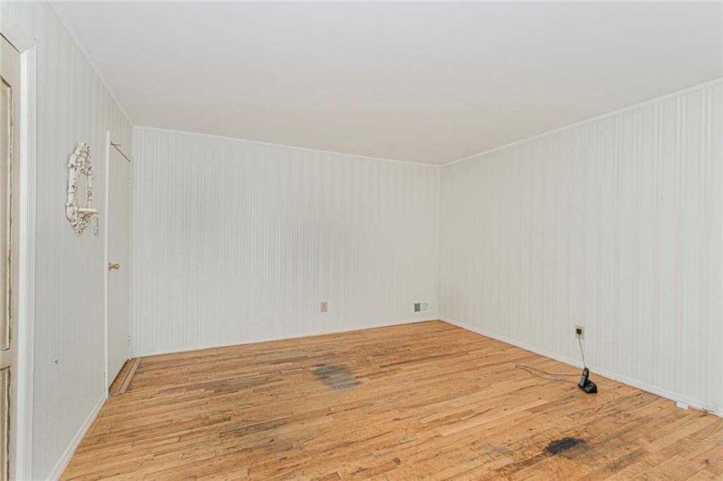 16 Bowling Green Place Bulls Head Staten Island NY 10314