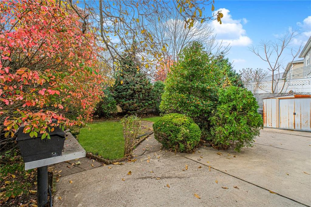 16 Bowling Green Place Bulls Head Staten Island NY 10314