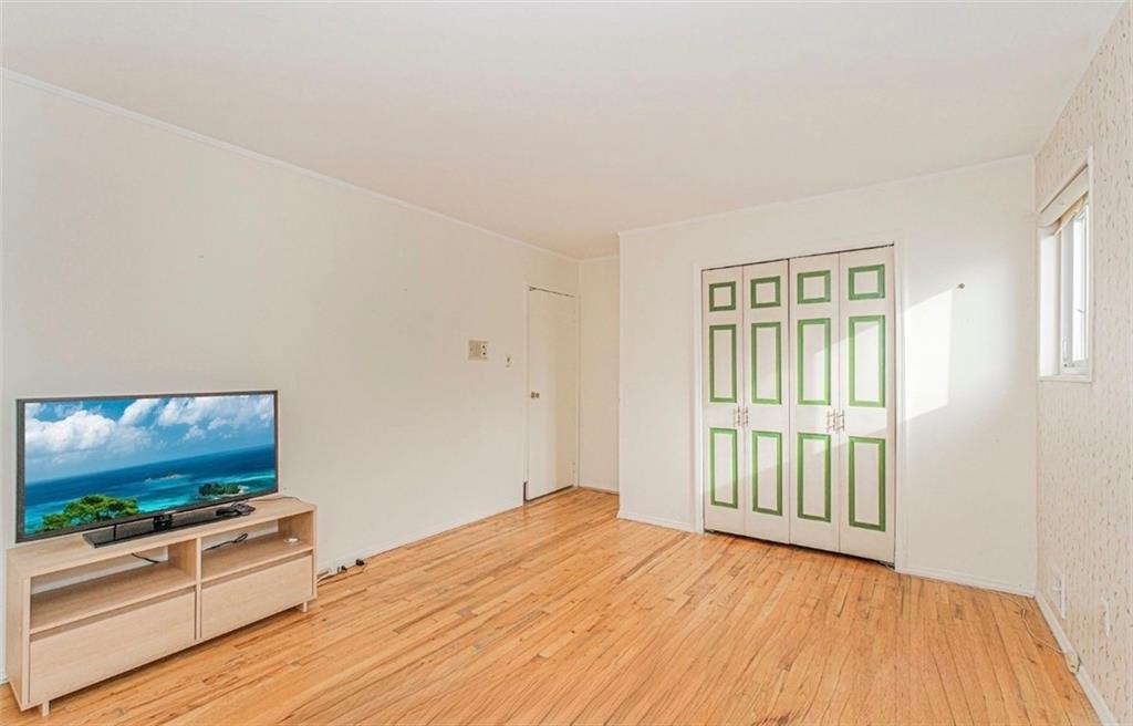 16 Bowling Green Place Bulls Head Staten Island NY 10314