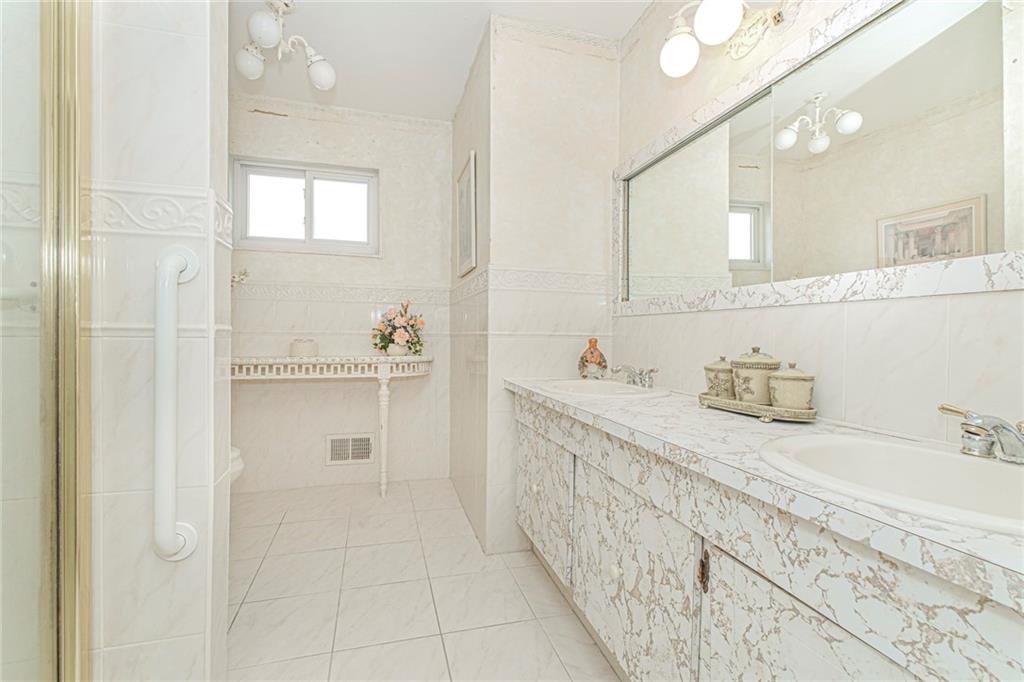 16 Bowling Green Place Bulls Head Staten Island NY 10314