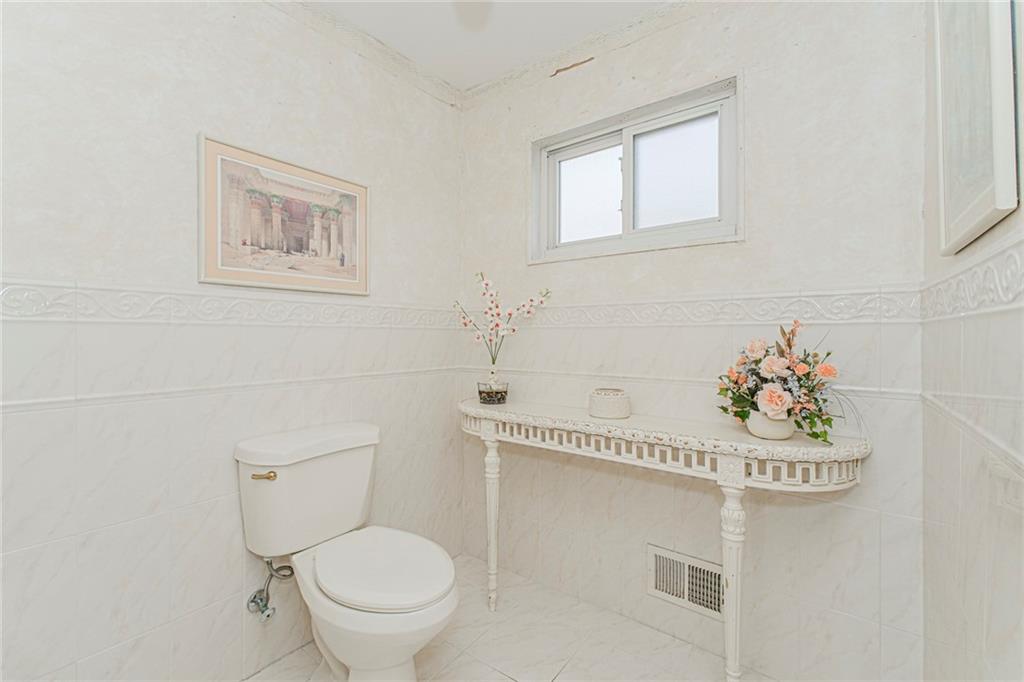 16 Bowling Green Place Bulls Head Staten Island NY 10314