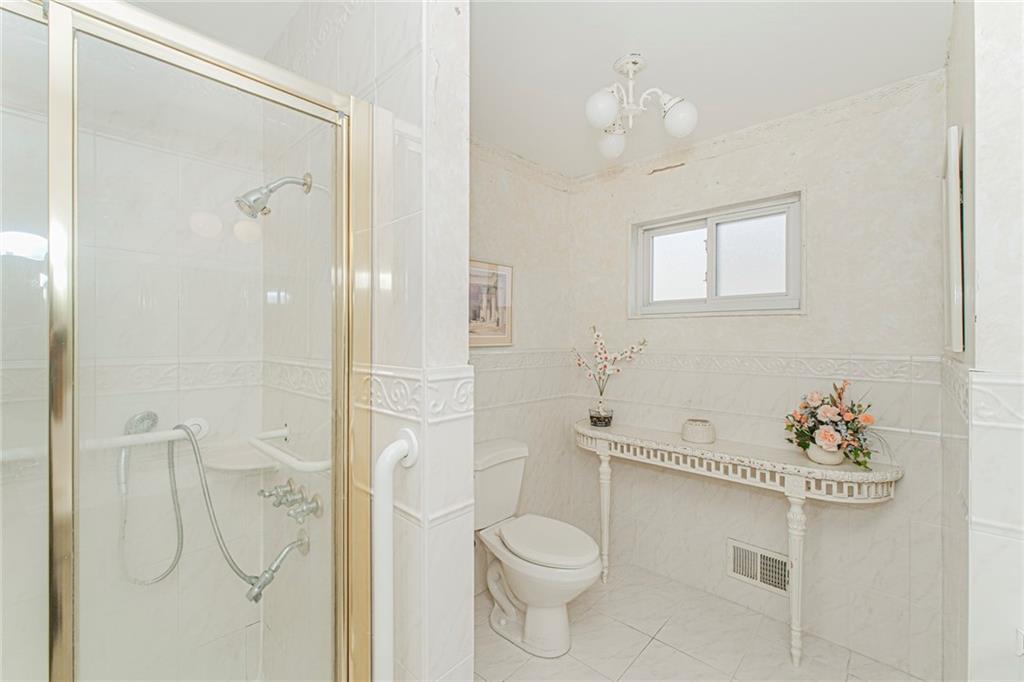 16 Bowling Green Place Bulls Head Staten Island NY 10314