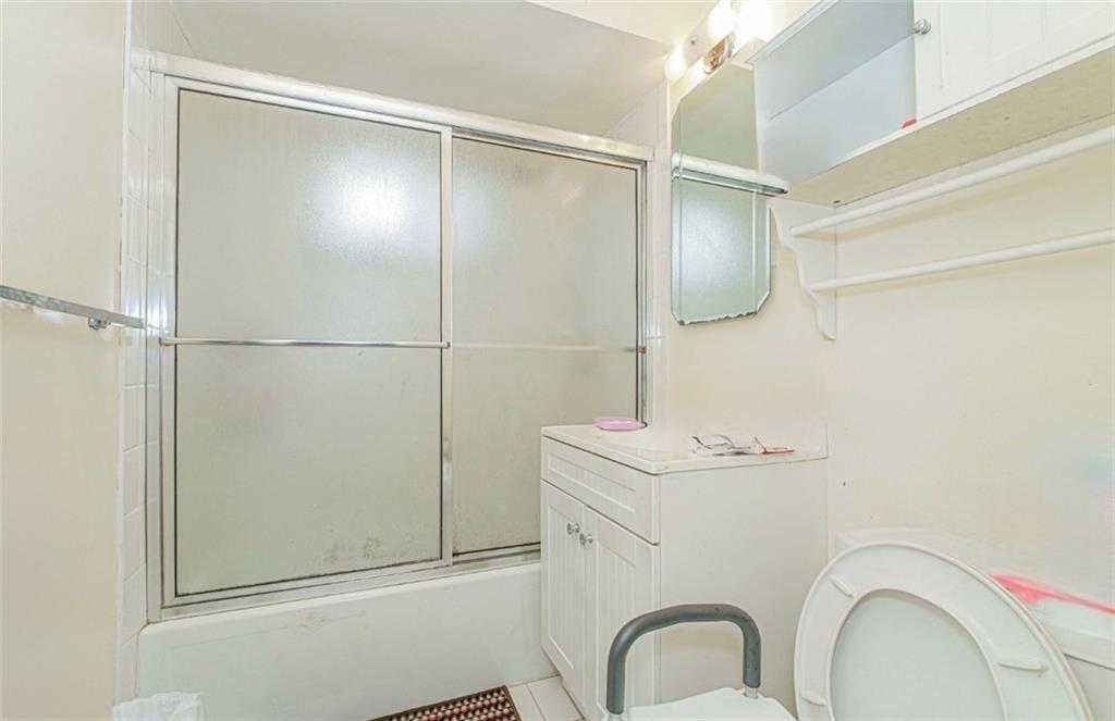 16 Bowling Green Place Bulls Head Staten Island NY 10314