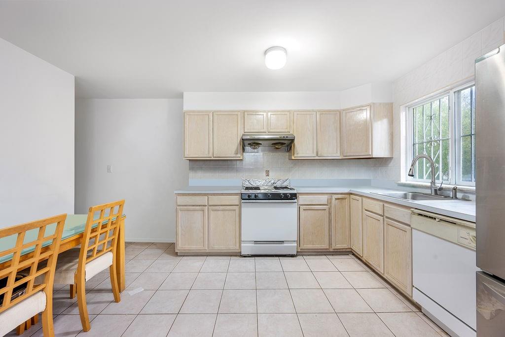 21 Leewood Loop Park Hill Staten Island NY 10304