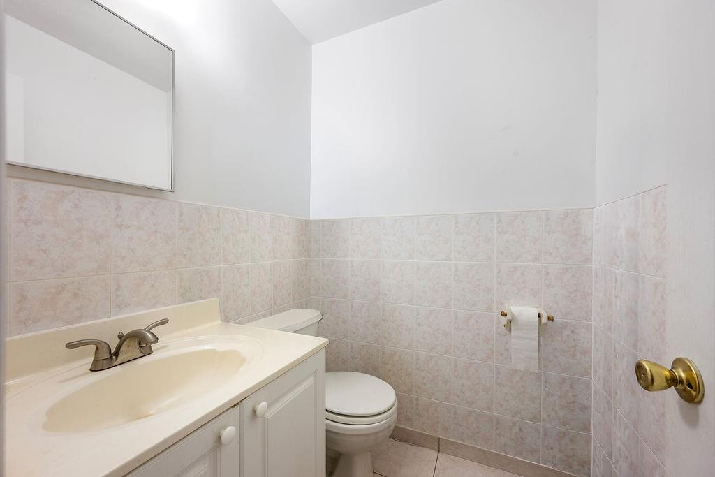 21 Leewood Loop Park Hill Staten Island NY 10304