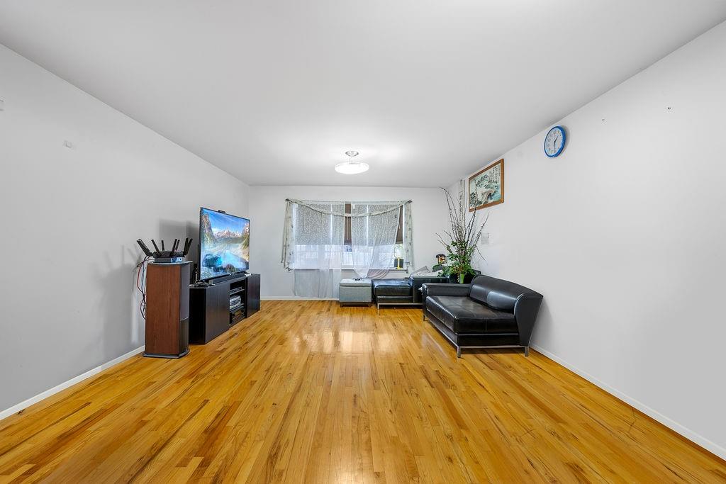 21 Leewood Loop Park Hill Staten Island NY 10304